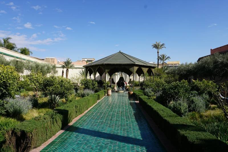 Jardin et pavillon traditionnel à Marrakech